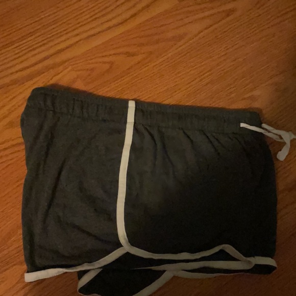 Super comfy shorts - Picture 3 of 3